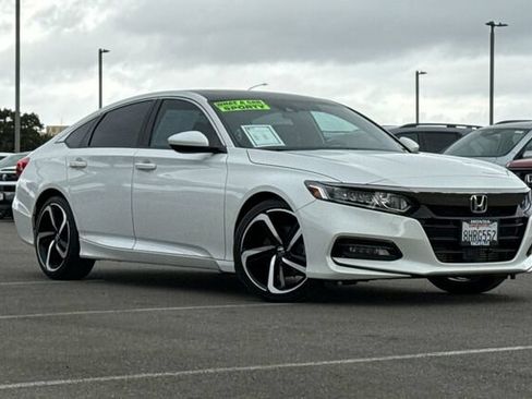 Used 2019 Honda Accord Sport image 2