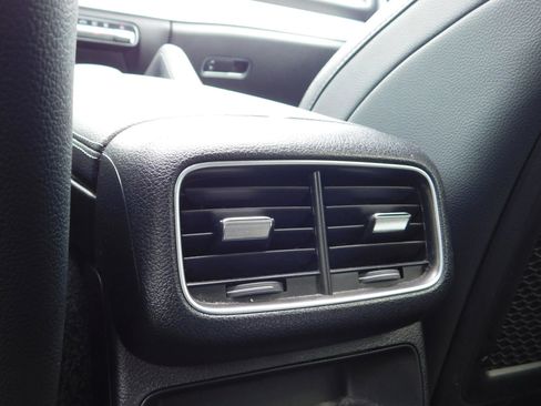 Used 2024 Mercedes-Benz GLE 450e 4MATIC image 15