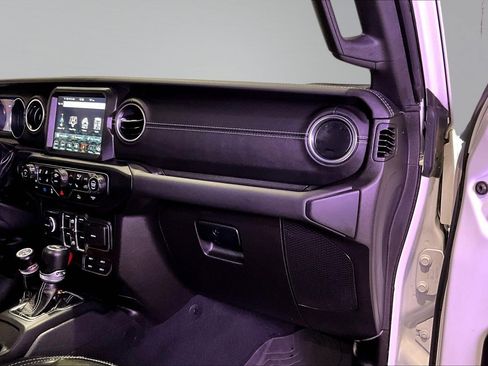 Used 2022 Jeep Wrangler Unlimited Sahara w/ Cold Weather Group AWD/4WD image 26