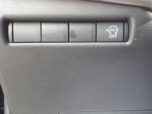 Used 2025 Nissan Kicks SV FWD image 31