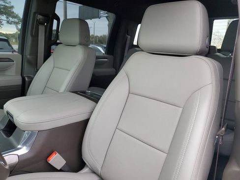 Certified 2025 Chevrolet Silverado 2500 LTZ w/ LTZ Convenience Package image 15