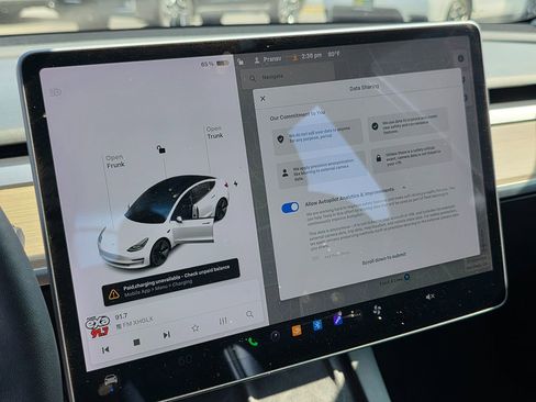 Used 2021 Tesla Model 3 Standard Range image 37