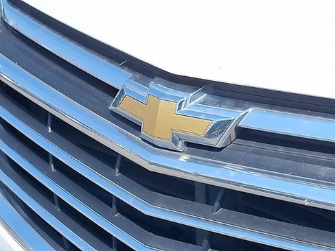 Used 2018 Chevrolet Equinox Premier FWD image 27