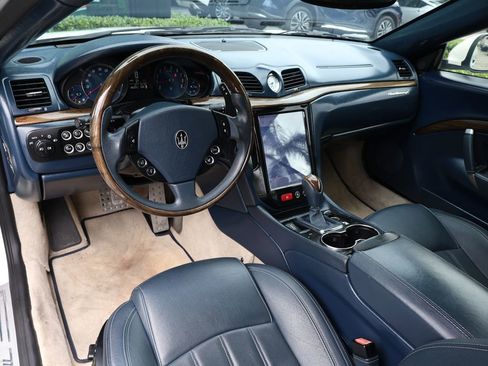 Used 2011 Maserati GranTurismo Convertible RWD image 12