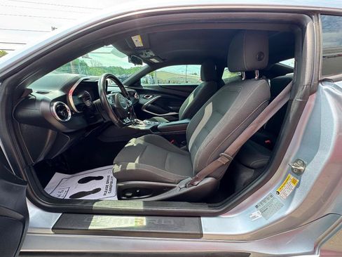 Used 2017 Chevrolet Camaro LT RWD image 14