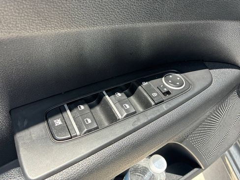 Used 2023 Kia Forte LXS FWD image 18