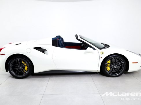 Used 2018 Ferrari 488 Spider RWD image 10