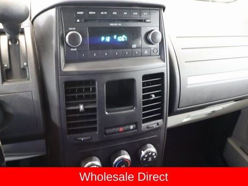 Used 2010 Dodge Grand Caravan SE image 17