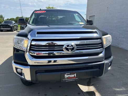 Used 2017 Toyota Tundra SR5 w/ SR5 Upgrade Package AWD/4WD image 4