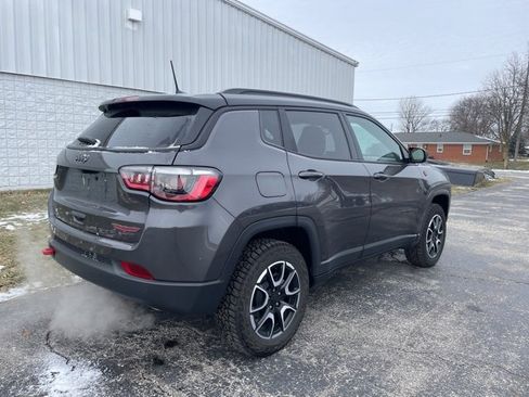 Used 2024 Jeep Compass Trailhawk w/ Trailhawk Convenience Group image 13