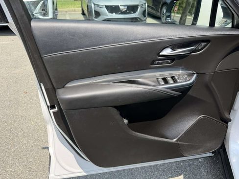 Used 2023 Cadillac XT4 Premium Luxury w/ Technology Package AWD/4WD image 14