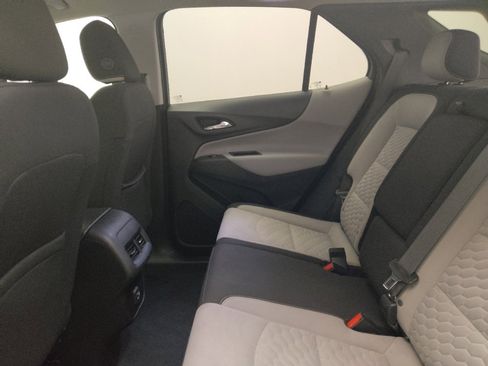 Used 2021 Chevrolet Equinox LT FWD image 18