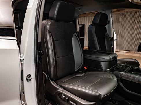 Used 2020 Chevrolet Silverado 1500 LTZ w/ LTZ Plus Package image 23