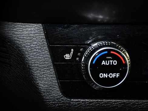 Used 2025 Mitsubishi Outlander SE AWD/4WD image 30