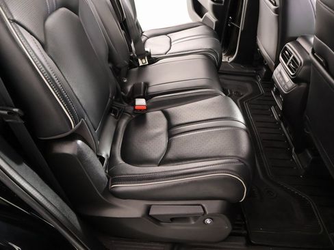 Used 2023 Honda Pilot Elite image 16