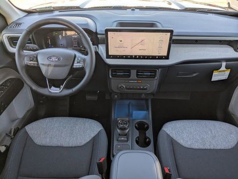 New 2025 Ford Maverick XLT w/ XLT Luxury Package FWD image 17
