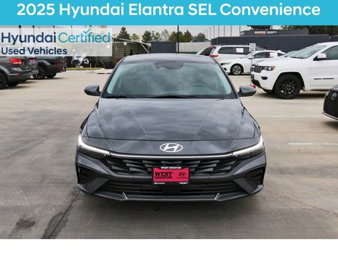 Certified 2025 Hyundai Elantra SEL image 3