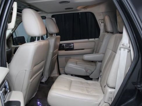 Used 2015 Lincoln Navigator 2WD image 21