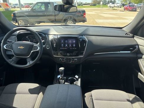 Used 2023 Chevrolet Traverse LT FWD image 27