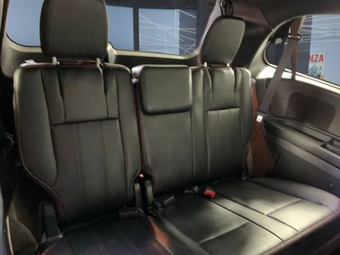 Used 2019 Dodge Grand Caravan GT FWD image 11