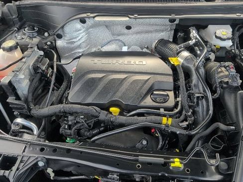 Used 2025 Buick Envista Sport Touring w/ Convenience I Package FWD image 44
