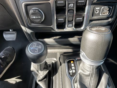 Used 2024 Jeep Wrangler Sport S image 41