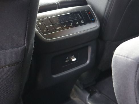 Used 2025 Nissan Pathfinder SV AWD/4WD image 20