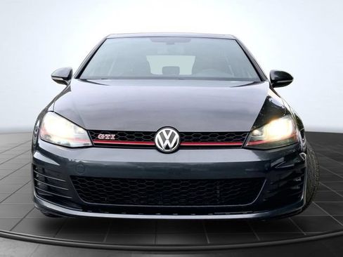 Used 2017 Volkswagen GTI SE FWD image 3