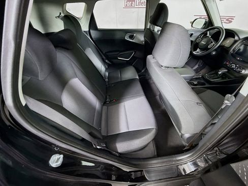 Used 2023 Kia Soul LX FWD image 27