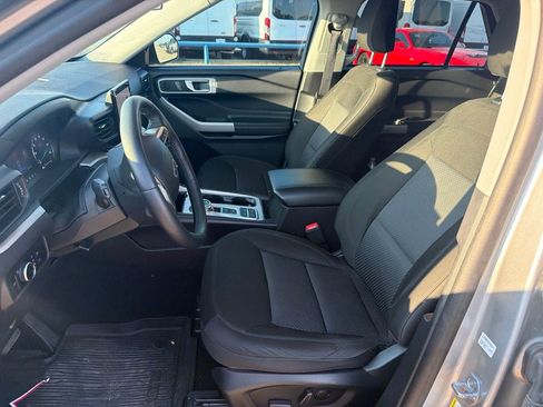 Used 2023 Ford Explorer XLT RWD image 19