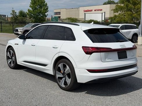Used 2022 Audi e-tron Premium Plus w/ Premium Plus Package AWD/4WD image 5