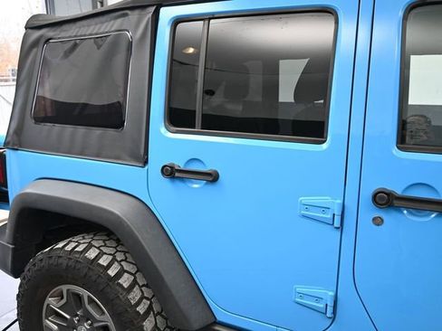 Used 2017 Jeep Wrangler Unlimited Rubicon w/ Connectivity Group image 31