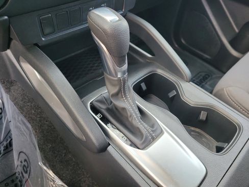 Certified 2022 Nissan Frontier SV image 32