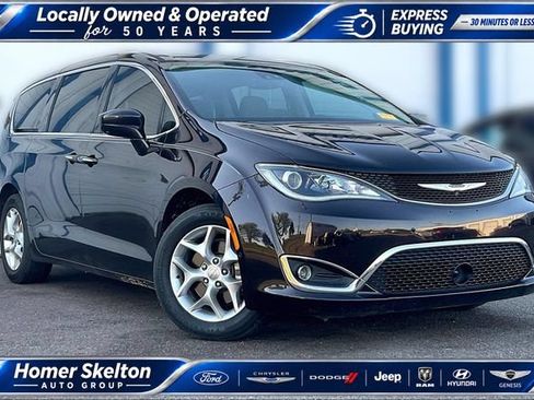 Used 2019 Chrysler Pacifica Touring Plus w/ Advanced Safetytec Group FWD image 1