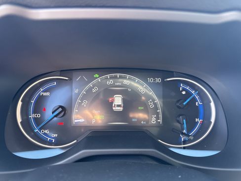 New 2025 Toyota RAV4 XLE w/ Convenience Package AWD/4WD image 18