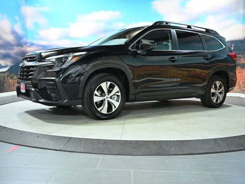 Used 2024 Subaru Ascent Premium w/ Convenience Package image 4