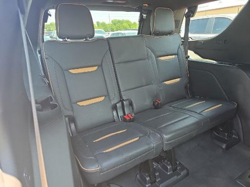 Used 2024 GMC Yukon AT4 w/ Technology Package AWD/4WD image 5
