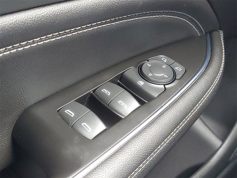 Used 2018 Buick Regal Essence w/ Driver Confidence Package #1 image 17