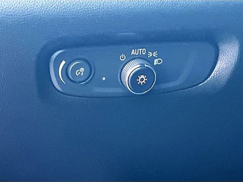 Used 2023 Chevrolet Traverse RS image 10