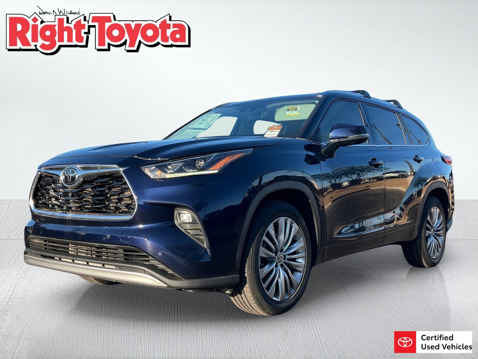 Used 2022 Toyota Highlander Platinum FWD image 1