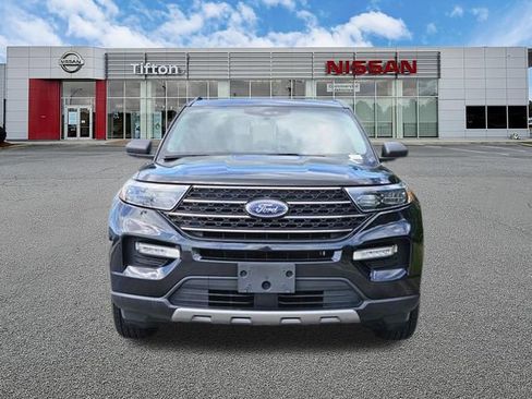 Used 2022 Ford Explorer XLT w/ Equipment Group 202A AWD/4WD image 2