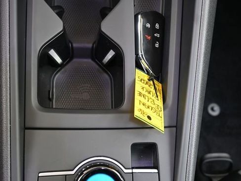 New 2026 Volkswagen Tiguan SE R-Line image 32