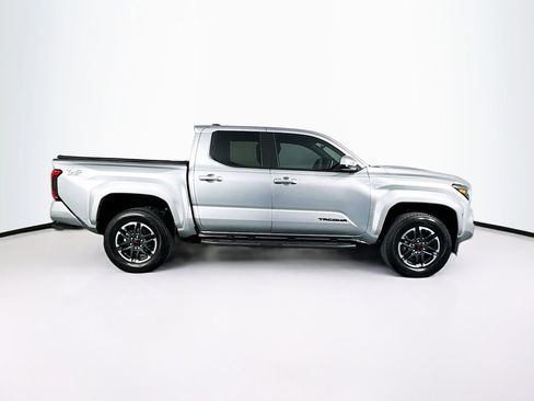 Used 2024 Toyota Tacoma TRD Sport image 11