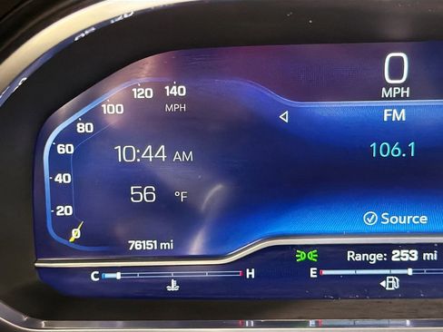 Used 2023 Chevrolet Suburban Premier image 13