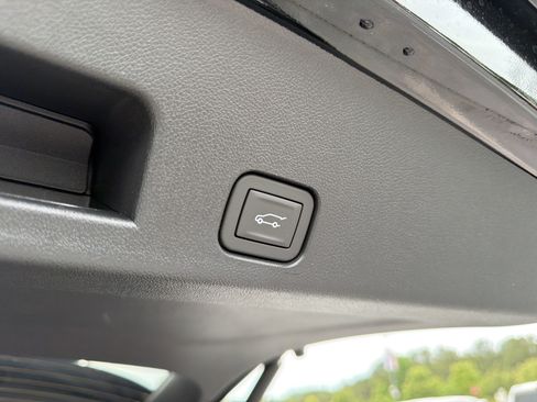 New 2026 Chevrolet Traverse RS w/ LPO, Floor Liner Package FWD image 20