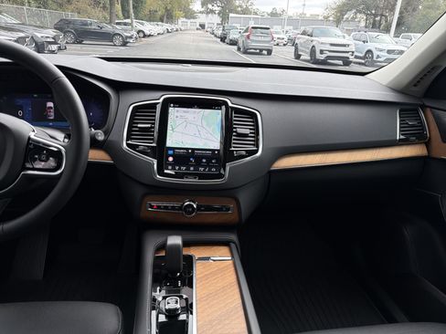 Certified 2024 Volvo XC90 B6 Plus w/ Protection Package Premier image 31