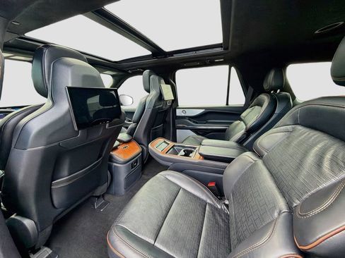 Used 2025 Lincoln Navigator Black Label AWD/4WD image 25