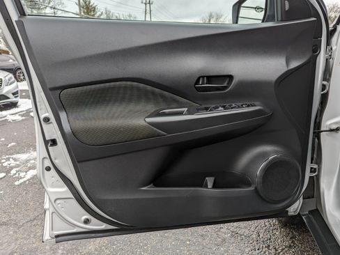 Used 2020 Nissan Kicks S image 11