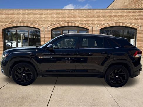 Used 2023 Volkswagen Atlas Cross Sport SE w/ Black Wheel Package AWD/4WD image 6