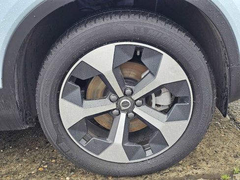 Certified 2025 Volvo XC40 B5 Core w/ Protection Package Premier image 9